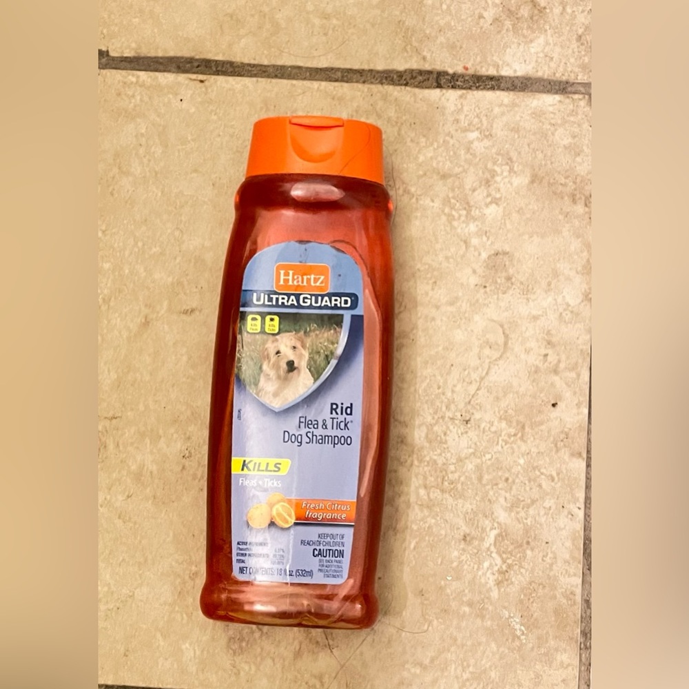 Hartz UltraGuard Rid Flea & Stick Shampoo for Dogs, Fresh Citrus 18 oz
